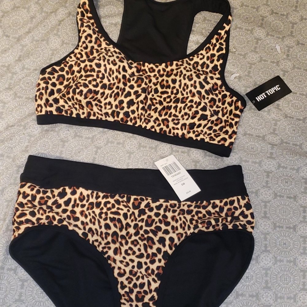 Leopard 2 Piece
